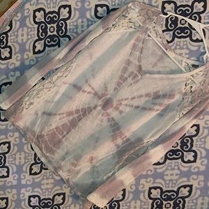 🍒Thin long sleeve with lace!